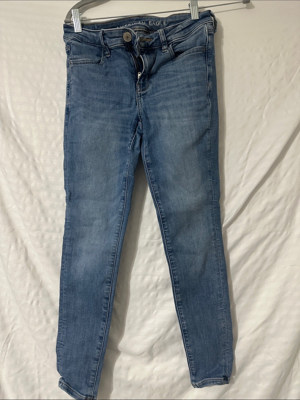 American Eagle Outfitters Medium Wash Skinny Jeans - Light Blue